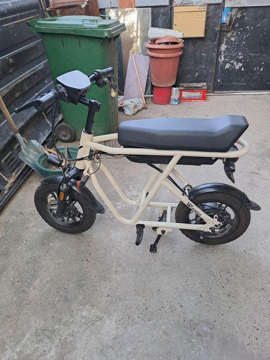 Scuter electric Tesla