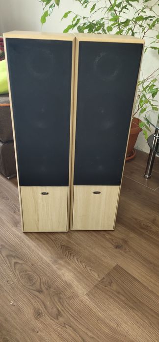 Продавам колони Eltax Century 200