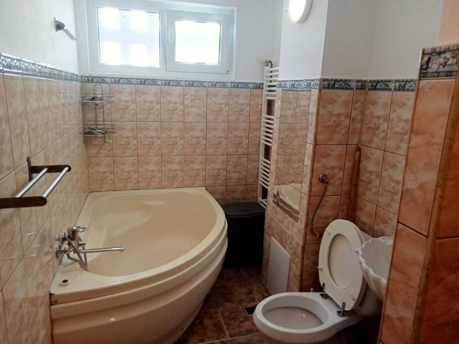 Apartament 3 camere decomandat 70 mp