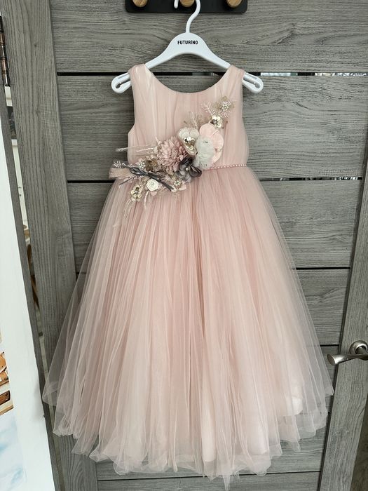 Нарядное платье 5-6 лет