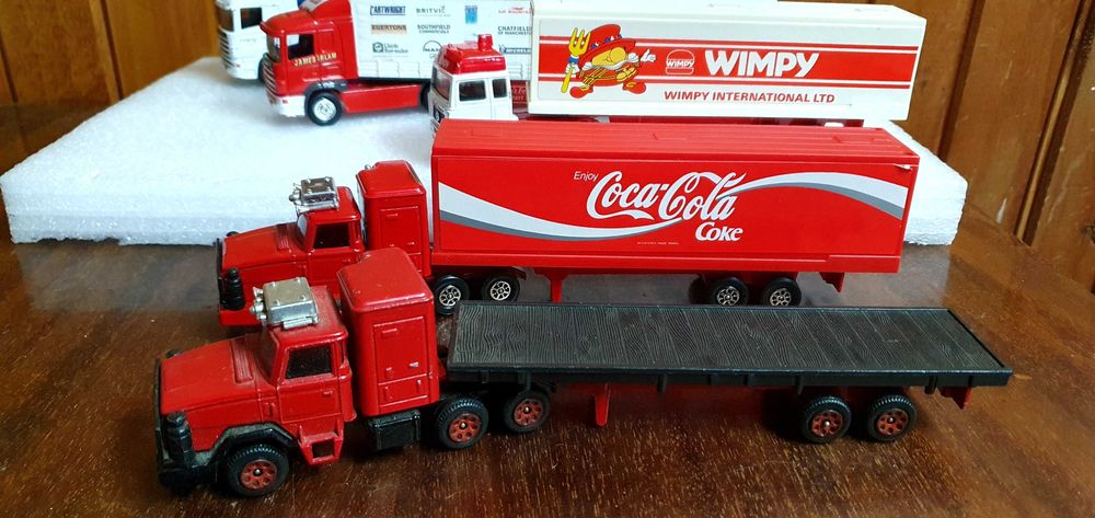 Дайкаст колички и влекачи различни мащаби марки Matchbox Corgi Burago