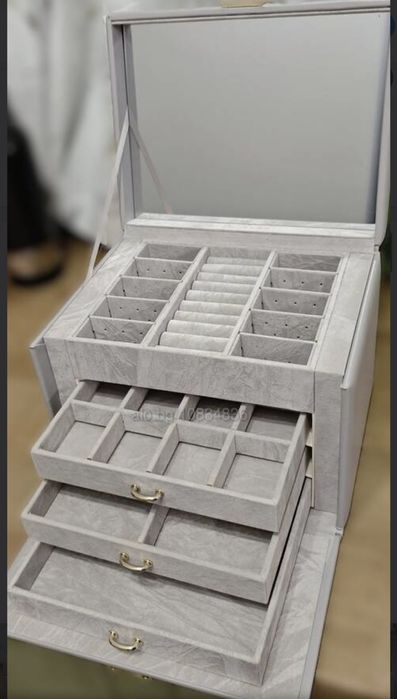 Голяма кутия за бижута от PU кожа с огледало - 4 нива, кадифена подпла