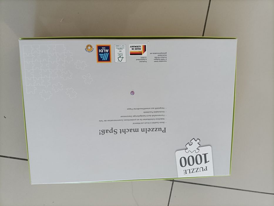 Puzzle de 1000 de piese - Iepuraș drăguț în iarbă