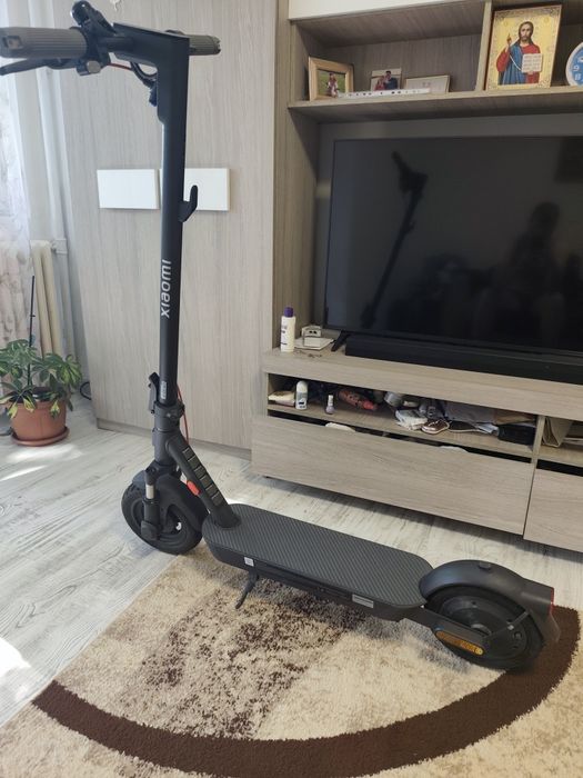 Trotineta     electrică Xiaomi scuter 5