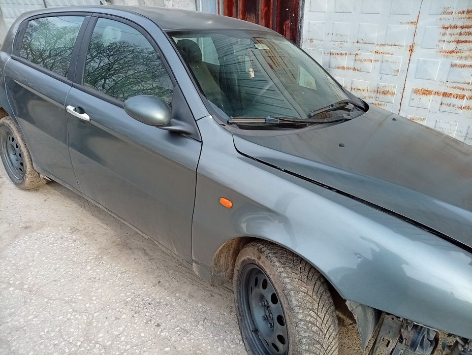 Алфа 147 1.9 jtd на части