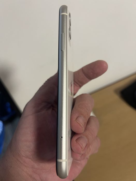 Iphone 11 alb 10/10