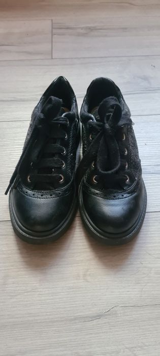 Кожени детски обувки