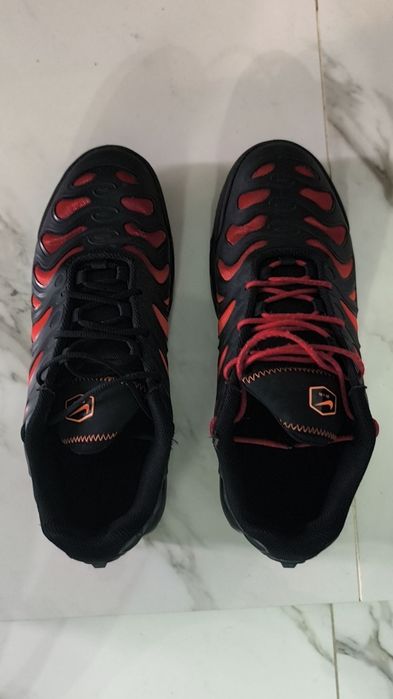 Nike TN Air Max Plus Drift 42.5 Black Red aproape noi