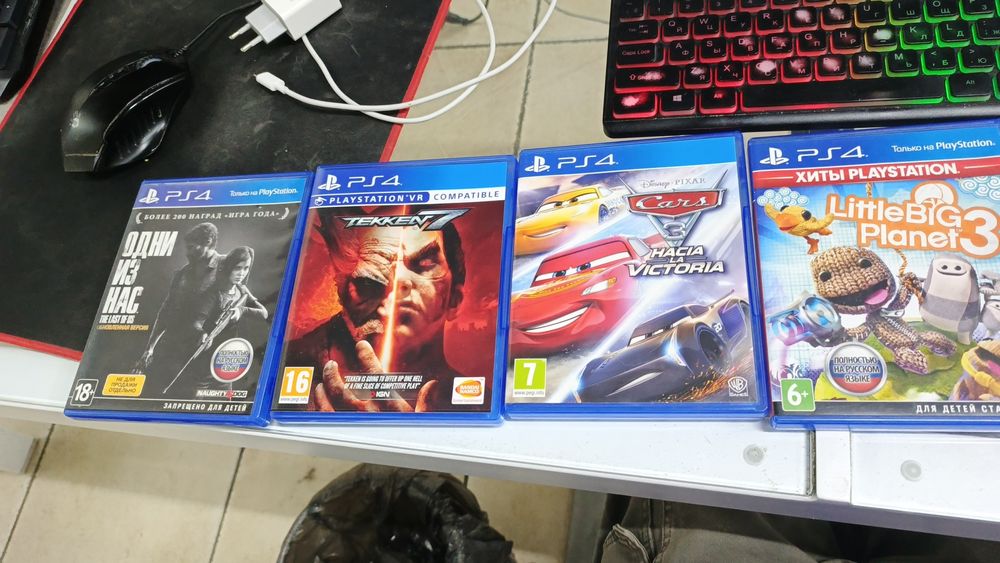 Ps4 slim 1 tb. Меганабор + 2 геймпада + диски