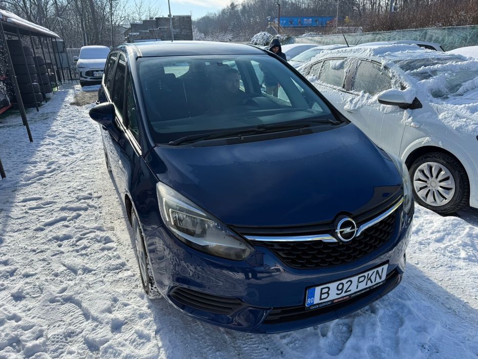 Opel Zafira Tourer – 2013 – benzină + GPL – 7 locuri