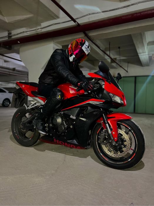 Мотоцикл HondaCBR600