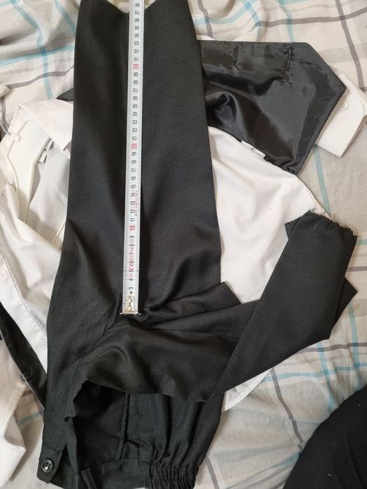 Официален костюм