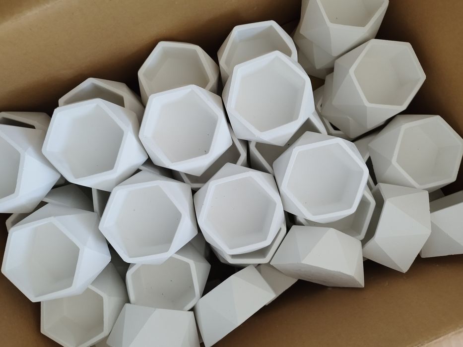 Vand matrite, recipiente si fitile pentru productia de lumanari parfum