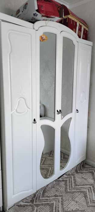 Продам спальный гарнитур