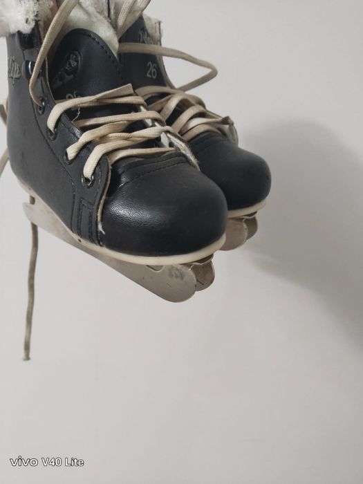 Продам детский коньки