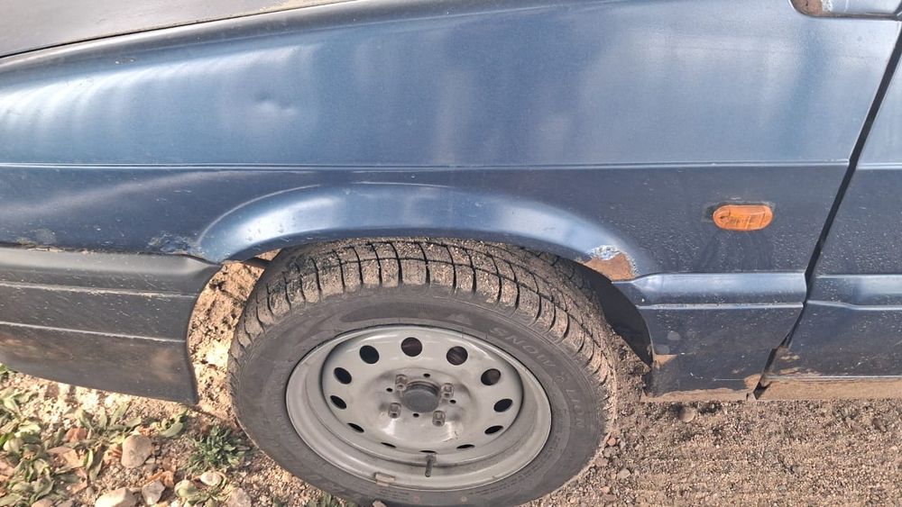 Ваз 2113. тринашка 2005г  На ходу.