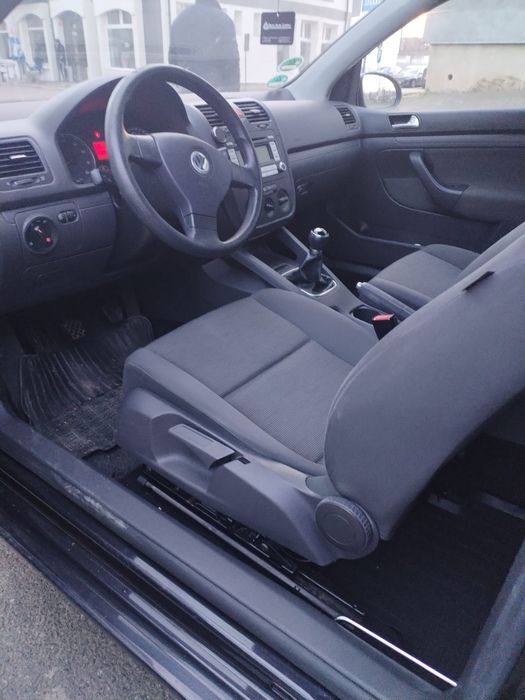 Vând Volkswagen Golf 5