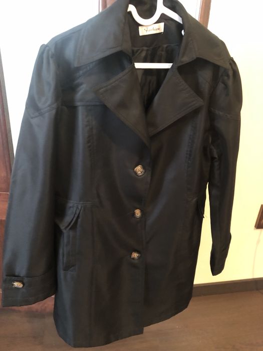Trenci femei marimea XL, Fashion, marimea XL, in stare foarte bună.
