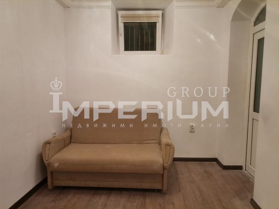 Дава се под наем Двустаен апартамент в Варна, Център - 30 кв.м за 357 € - Снимка #2