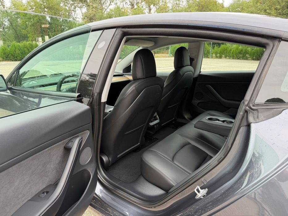 Tesla Model 3 Posibilitate leasing/creditare