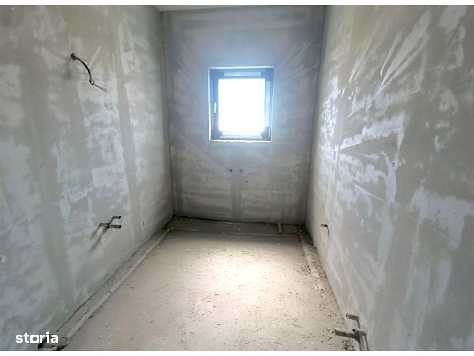 Vilă P+E+Pod | 200 MP Utili | Șcheia | Drum Privat