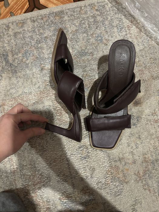 Туфли все по 2000 тг