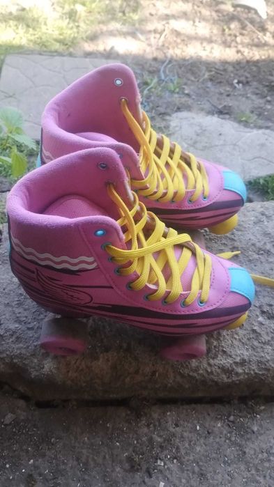 Vand patine cu rotile nr 34-35