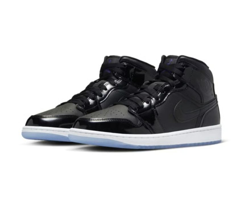 Air Jordan 1 mid se space jam .