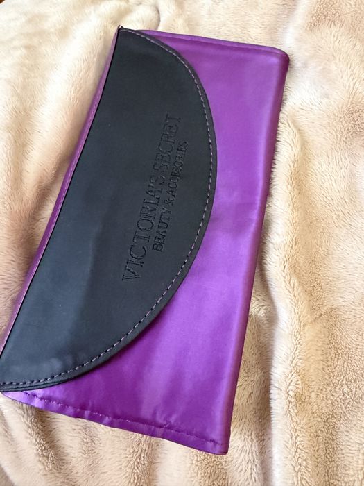Косметичка с кисточками Victorias Secret