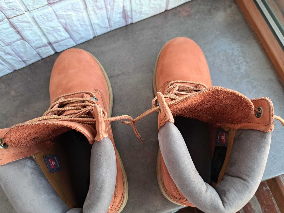 дамски зимни обувки,боти,кубинки,ном39,Timberland