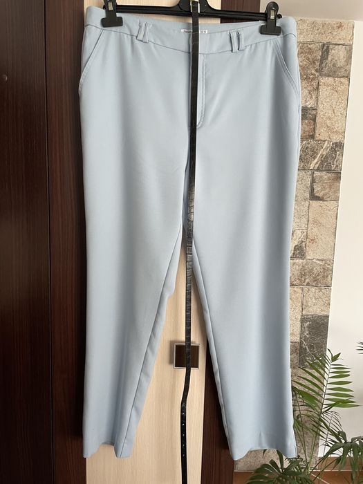 Vând pantaloni damă