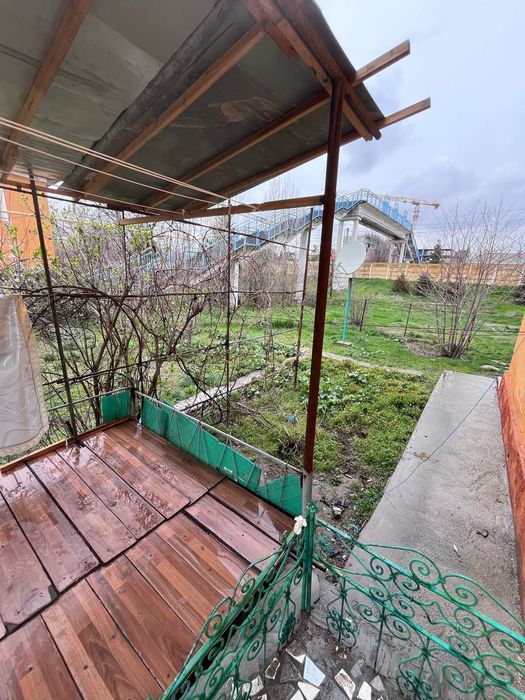 Срочно сдается 2 комнатная квартира на рисовым Магнит бакалея