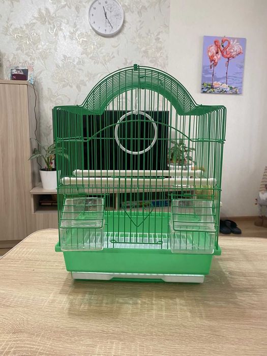 Клетку для птиц (попугаев,конареек)
