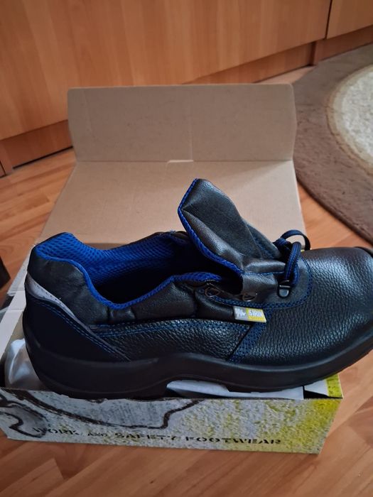 Bocanci de munca, marca Panther, numar 43, pantofi eXena 48 la 100 ron