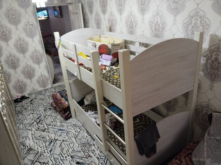 Продается двух этажная кровать для детей