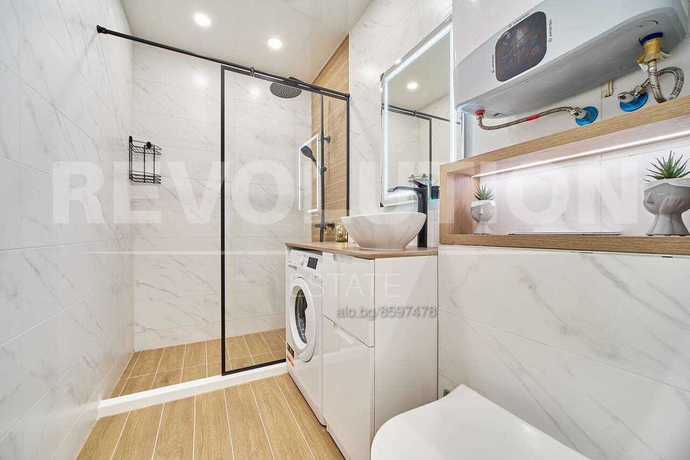 Дизайнерски двустаен апартамент в жк. Бриз