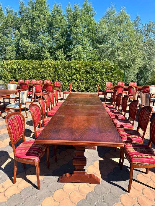 Vând mese si scaune