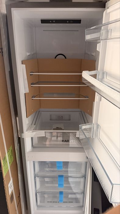 Хладилник с фризер BEKO B5RCNA345HXB2 301L | NO FROST | КЛАС D | INVERTER | HARVESTFRESH | 37 dB