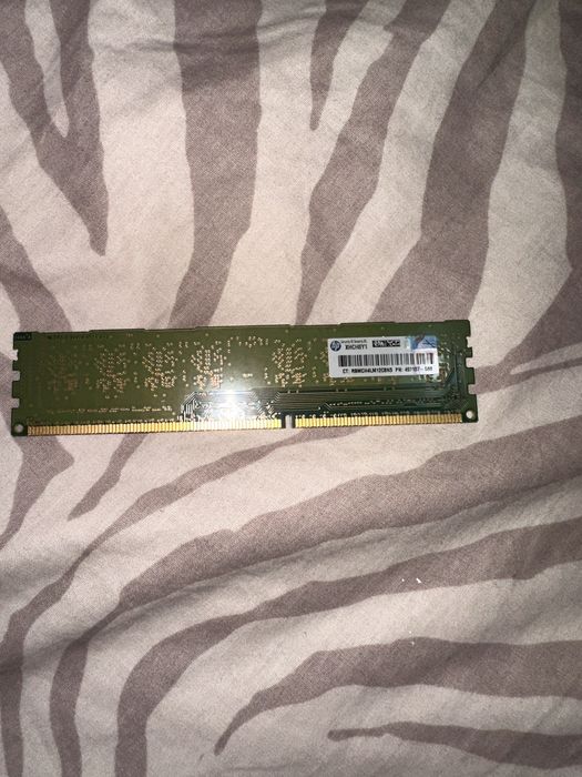 8Gb RAM 2gb x 4 bune