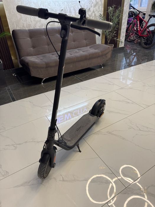 Продам электросамокат Ninebot f20A ориг