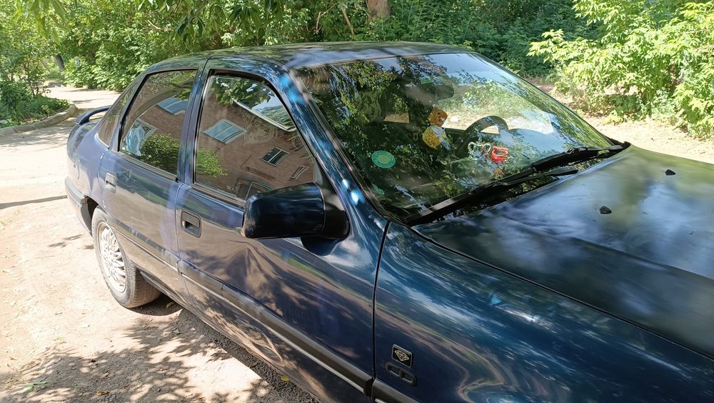 Легковая машина Opel