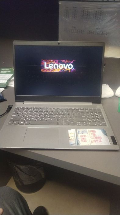 Ноутбук леново 1 тербайт срочно сотилади