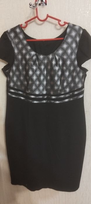 Продам платья б/ в хорошем состоянии.