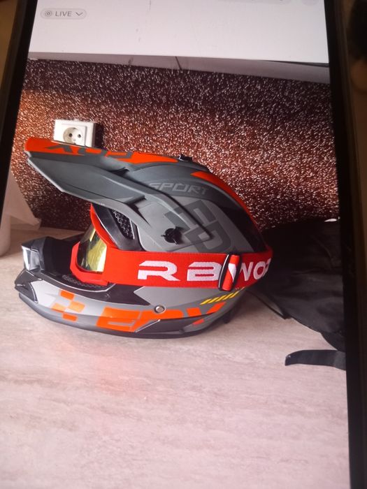 Vând cască crose+ochelarii