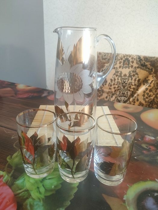 Продам кувшин, три стакана!!! Богемия!