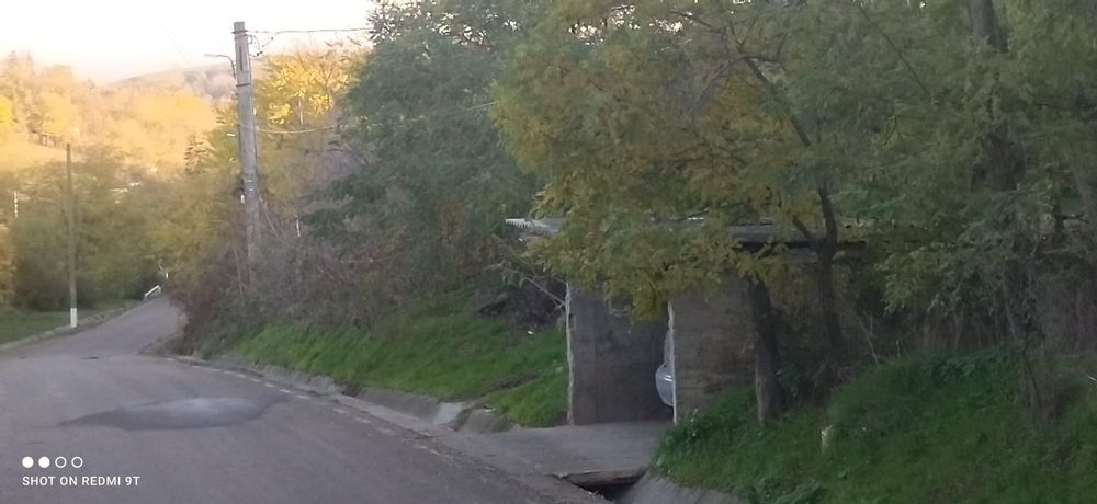 Vand teren in Perieni