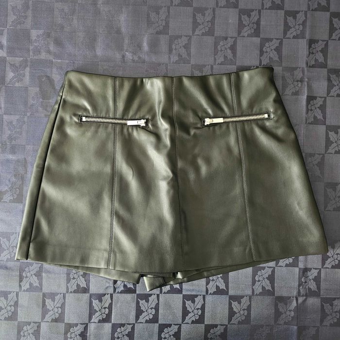 Нова кожена пола-панталон/къси панталонки Stradivarius Страдивариус, М