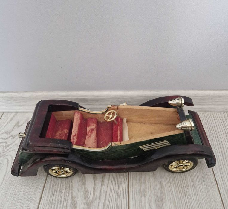 Винтидж кола-кабрио