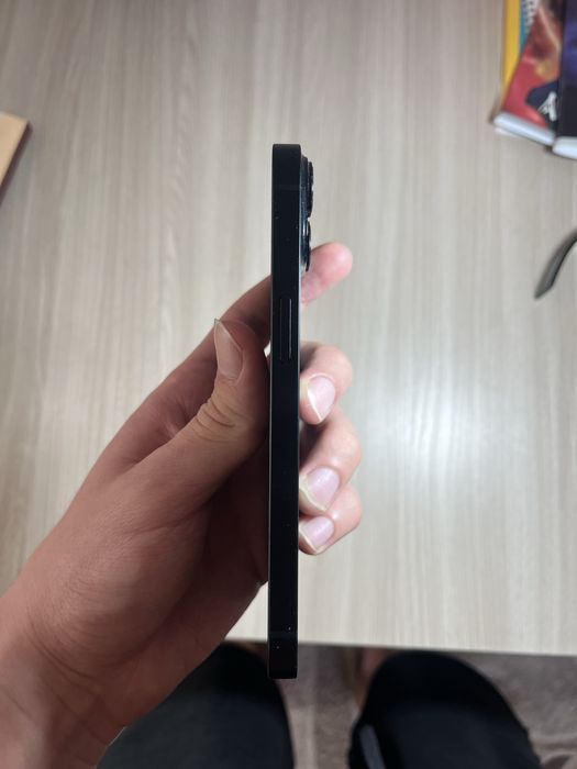 Продам Iphone 14