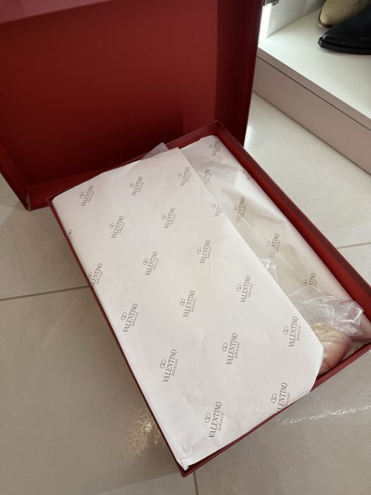 Налични дамски обувки на висок ток Valentino 37 размер